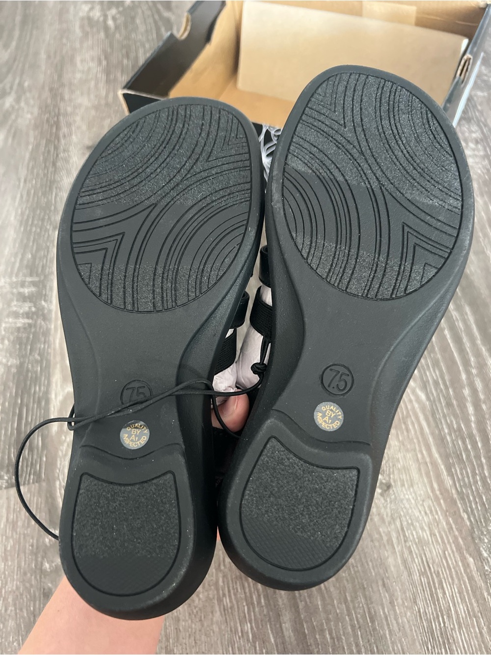 BRAND NEW East 5th Women's Black Strappy Wedge Sandals with Flowers 7.5 - Picture 6 of 8